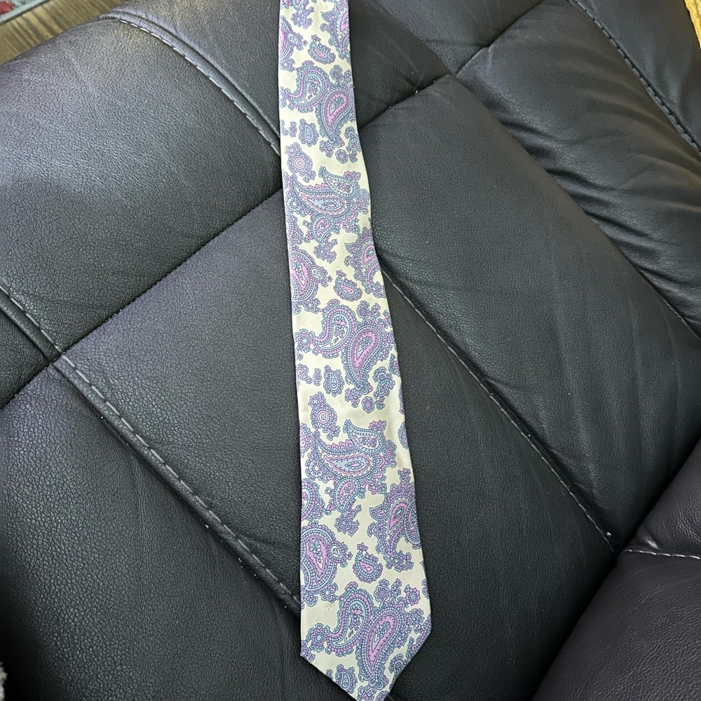 Vintage YSL Yves Saint Laurent Designer Paisley 100% Silk Tie